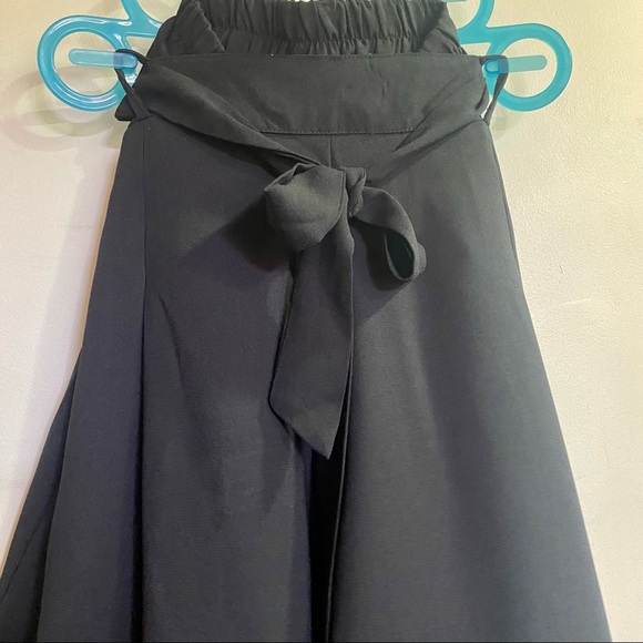 Black Solid Cropped Parallel Trouser for Women, Size-L - Picture 10 of 11